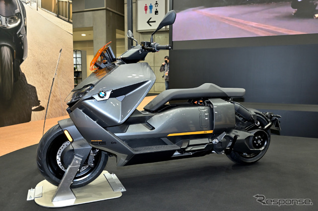 BMW CE 04（東京モーターサイクルショー2022）