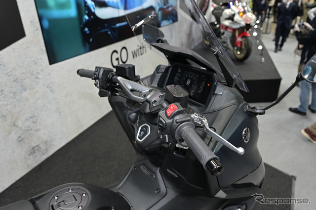 ヤマハ TMAX 新型(東京モーターサイクルショー2022)