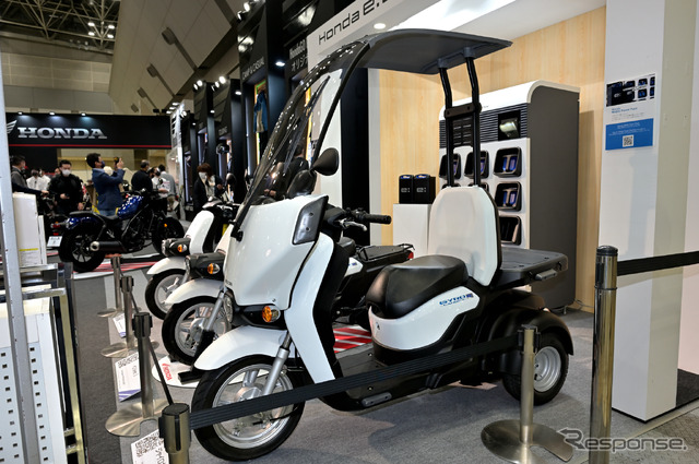 ホンダブースに展示されたビジネス向け電動バイク(東京モーターサイクルショー2022)