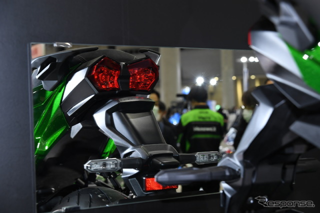 カワサキ Ninja H2 SX SE(東京モーターサイクルショー2022)