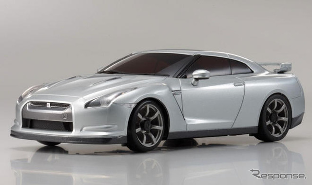 京商ミニッツAWD、日産 GT-R のラジコン発売