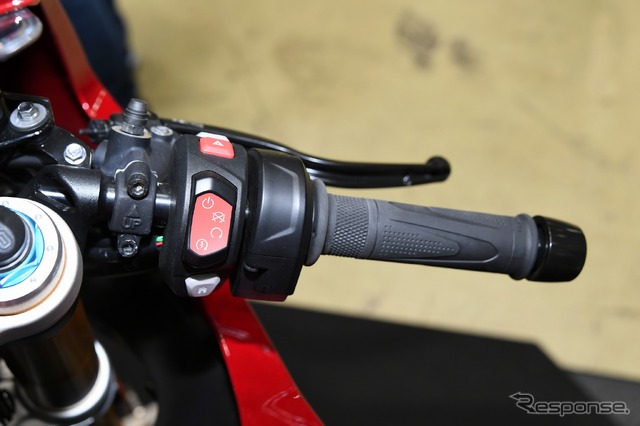 トライアンフ スピードトリプル1200RR(東京モーターサイクルショー2022)
