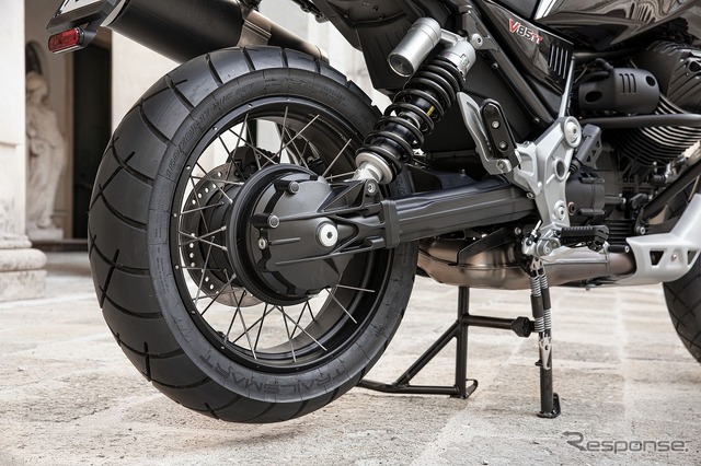 モト・グッツィ V85TT グアルディア ドノーレ