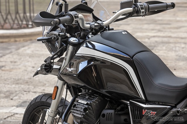 モト・グッツィ V85TT グアルディア ドノーレ