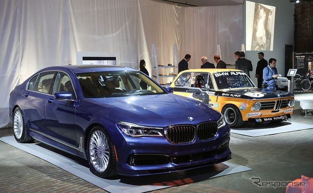 BMWアルピナB7 xDrive(手前、ジュネーブモーターショー2016)