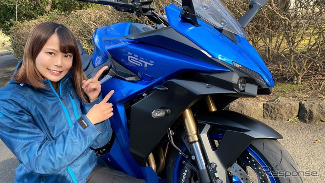 スズキ GSX-S1000GTと小鳥遊レイラさん