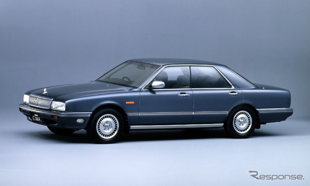 日産シーマ初代（1988年）。セドリック・シーマという派生車だった。