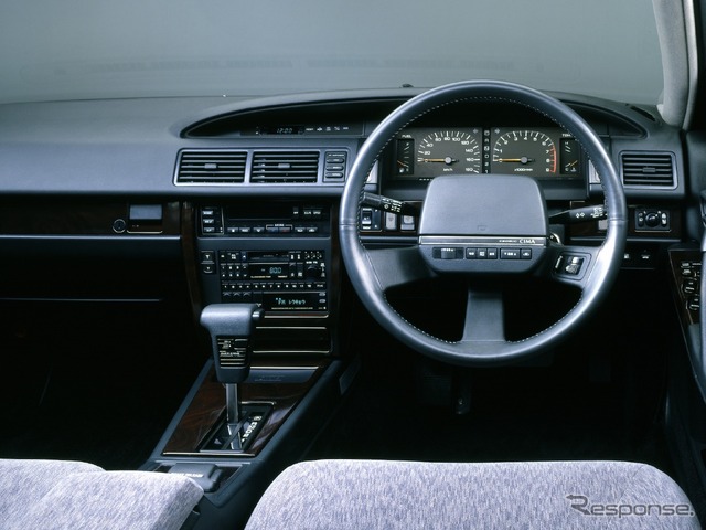 日産シーマ初代