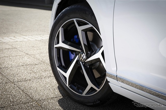 VW パサート GTE ヴァリアント アルミホイール