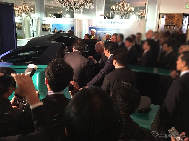 E5系新幹線シミュレータの運転台は、2014~2017年に海外への鉄道システムのトップセールスに使用されたもので、国内では初公開となる。