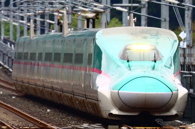 東北新幹線E5系。