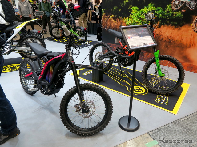 Sur-ronはオフロード走行に特化した電動バイクのブランド（東京モーターサイクルショー2022）