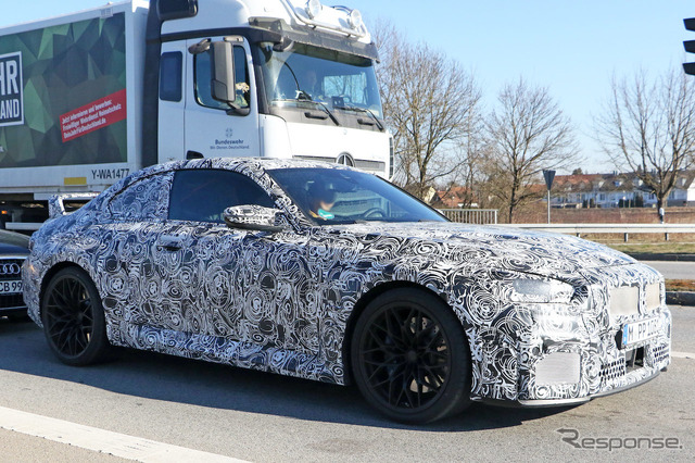 「Mパフォーマンスパッケージ」装着車と思われるBMW M2クーペ 新型プロトタイプ(スクープ写真)