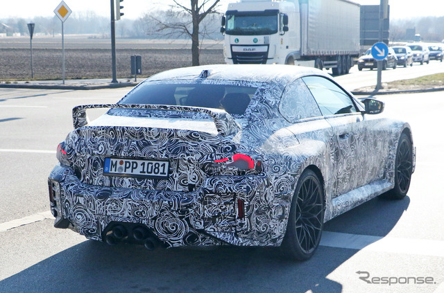 「Mパフォーマンスパッケージ」装着車と思われるBMW M2クーペ 新型プロトタイプ(スクープ写真)