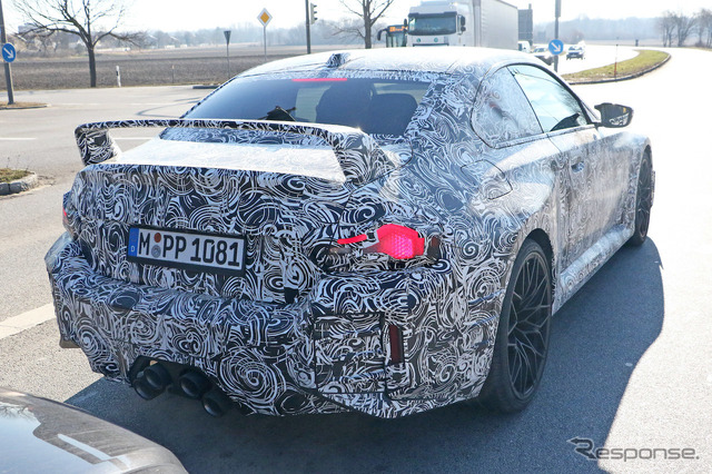 「Mパフォーマンスパッケージ」装着車と思われるBMW M2クーペ 新型プロトタイプ(スクープ写真)