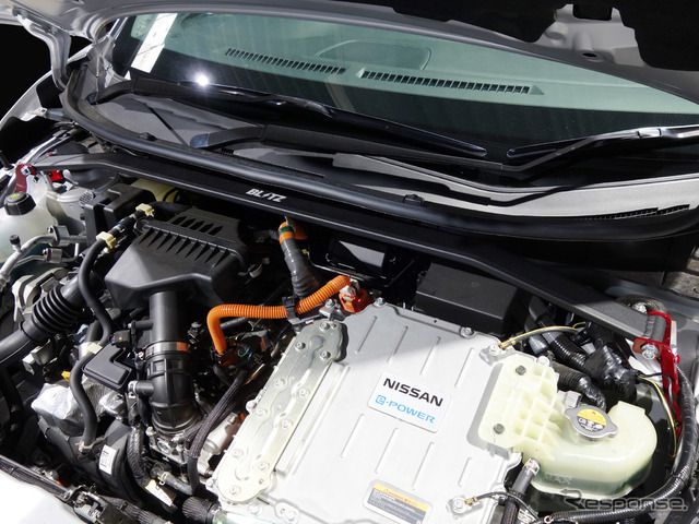 BLITZ ストラットタワーバー:日産キックス、フロント用