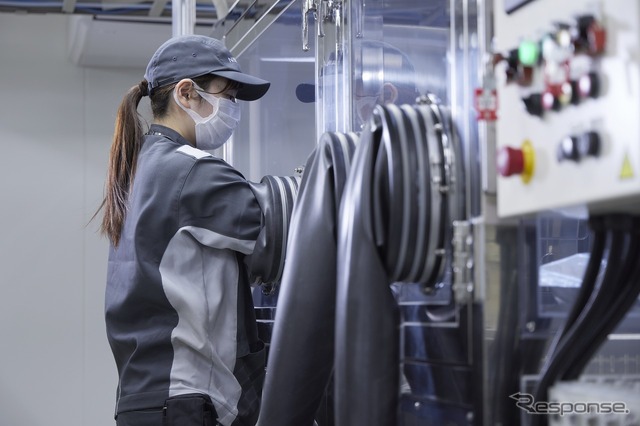 全固体電池の積層ラミネートセルを試作生産する設備