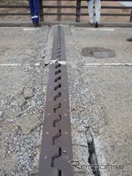 伊達崎橋(主要地方道浪江国見線)、橋長:303.1m 架設年次:1961年、主な被災:伸縮装置破損