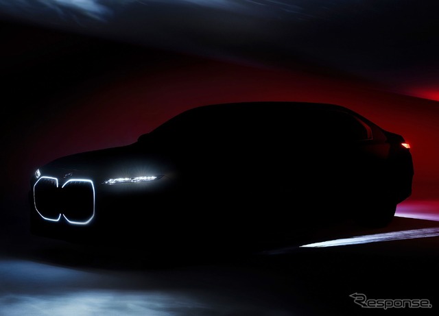 BMW i7 のティザー写真