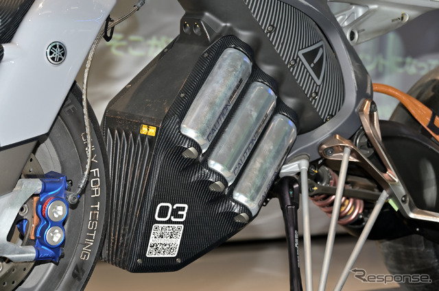 ヤマハ発動機の自立走行が可能な『MOTOROiD(モトロイド)』