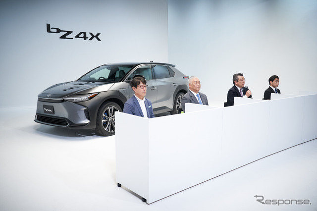 トヨタ自動車の新型電気自動車、bZ4X発表会
