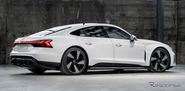 アウディ e-tron GT