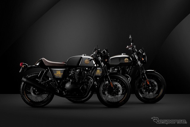ロイヤルエンフィールド・INT650(手前)/コンチネンタルGT650(奥)120周年アニバーサリーエディション