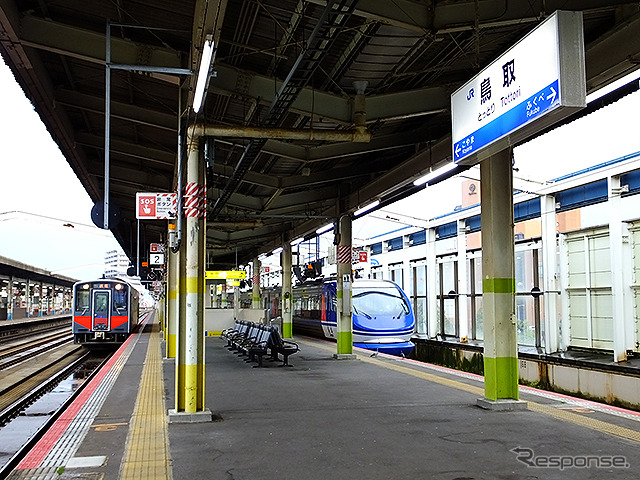 因美線が分岐する山陰本線鳥取駅。浜坂~鳥取間は大阪直通の特急『はまかぜ』も運行されているものの、大半を占める普通列車は、そのほとんどが同区間での折返し運行となっている