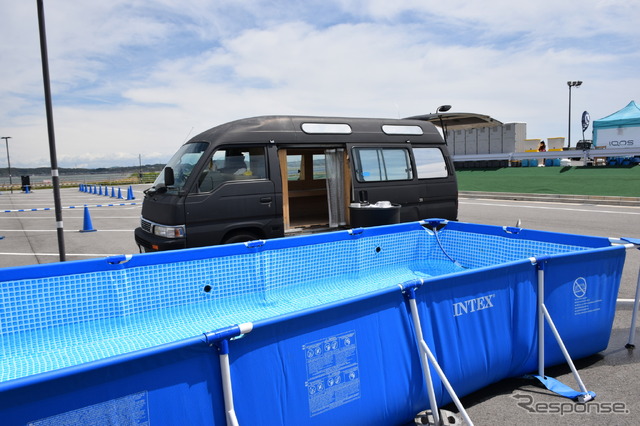 サウナ体験用に簡易の水風呂も用意された（ビークルスタイル）