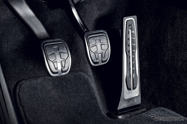 トヨタ GR スープラ のMT車のティザー写真（欧州仕様）