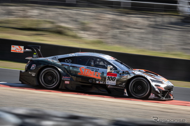 GT500クラス2位の#100 STANLEY NSX-GT(山本尚貴/牧野任祐)