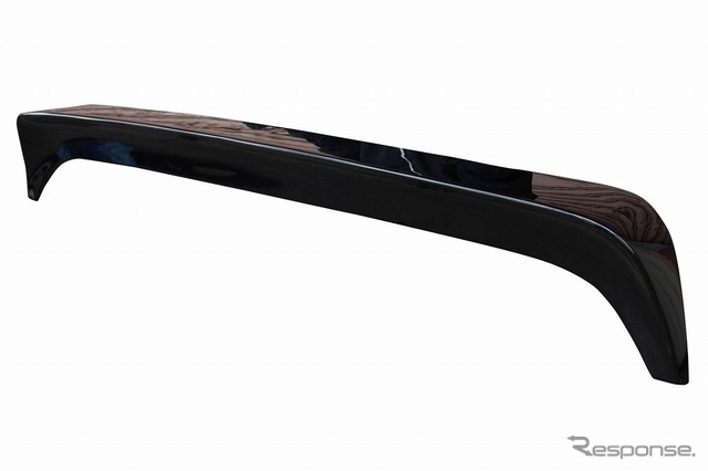 200系ハイエースワイドミドルルーフ専用リアウイングver.3