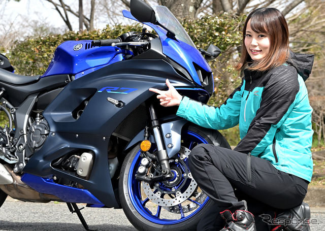 小鳥遊レイラさんとヤマハ YZF-R7