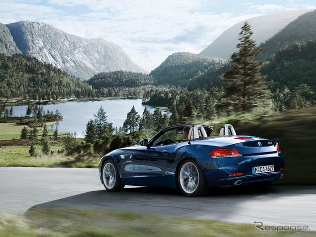 【写真蔵】BMW Z4ロードスター 新型…紺もスタイリッシュ