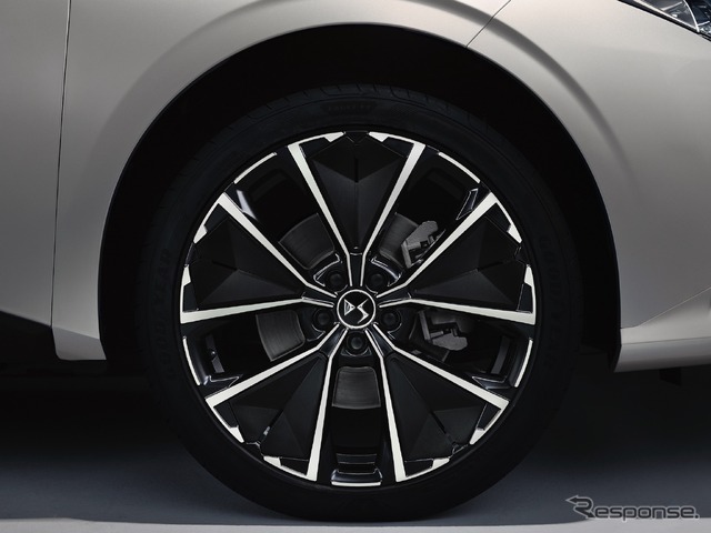 DS 4(欧州仕様)