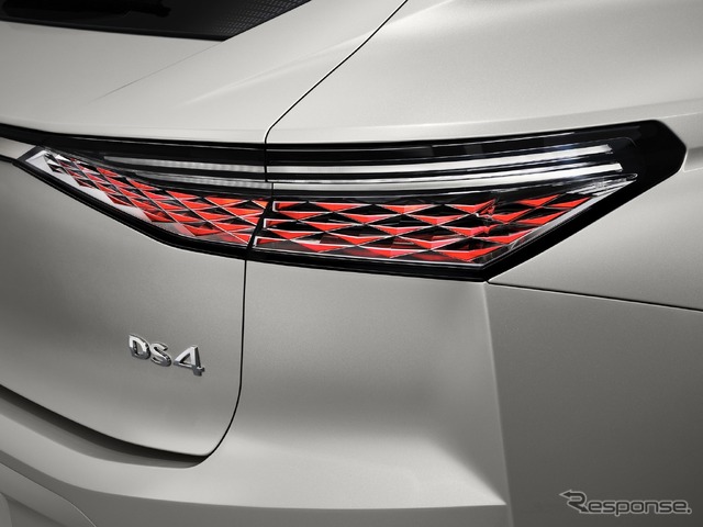 DS 4(欧州仕様)