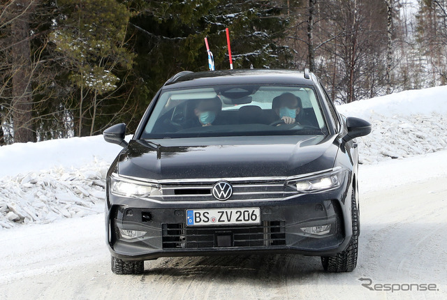 VW パサート 次期型プロトタイプ(スクープ写真)