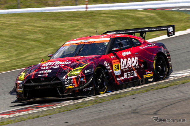 GT300クラス2位の#34 BUSOU raffinee GT-R(柳田真孝/井出有治)