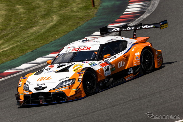 GT500クラス2位の#36 au TOM'S GR Supra(坪井翔/ジュリアーノ・アレジ)