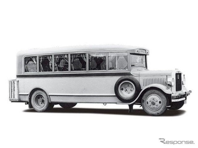 「ふそう」と名付けられたB46型乗合自動車の第1号車