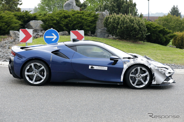 フェラーリ SF90 VS プロトタイプ(スクープ写真)