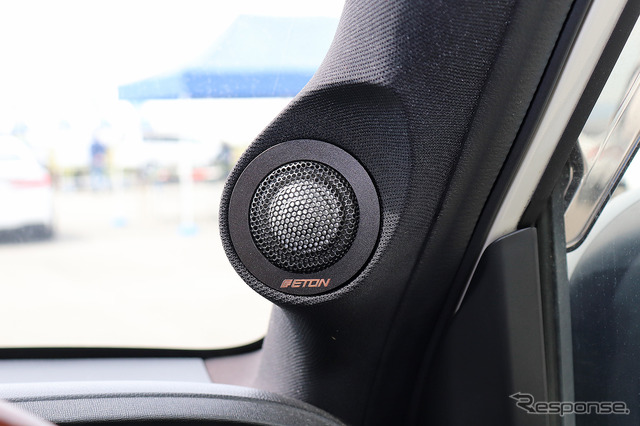 ドアスピーカーが「アウター化」されたオーディオカーの一例(製作ショップ:パラダ<福井県>)。