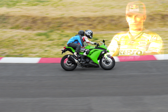 ゲーマー諸君!ゲームだからって運転ナメてない?バイク声優が『MotoGP 22』で役立つ運転テクを”現実の”サーキットで伝授!