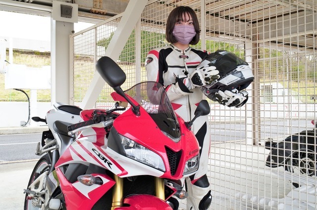 ゲーマー諸君!ゲームだからって運転ナメてない?バイク声優が『MotoGP 22』で役立つ運転テクを”現実の”サーキットで伝授!