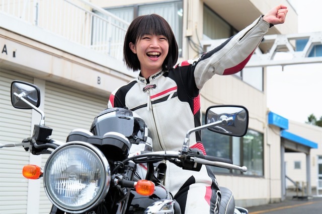 ゲーマー諸君!ゲームだからって運転ナメてない?バイク声優が『MotoGP 22』で役立つ運転テクを”現実の”サーキットで伝授!