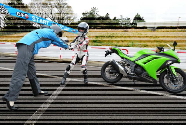 ゲーマー諸君!ゲームだからって運転ナメてない?バイク声優が『MotoGP 22』で役立つ運転テクを”現実の”サーキットで伝授!