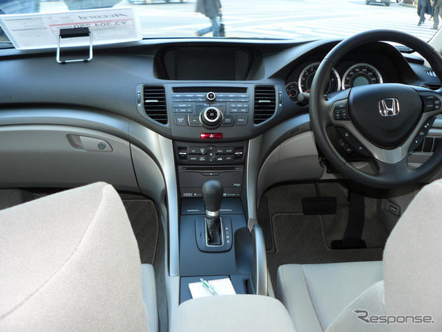 【ホンダ アコード 新型発表】180cm+・90kg+…運転席は狭そうだけどOK