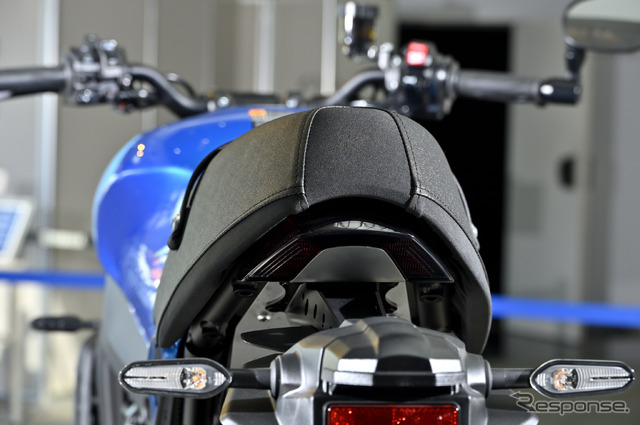 ヤマハ XSR900(海外仕様)