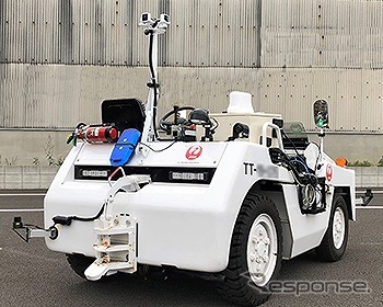 遠隔自動運転のトーイングトラクター