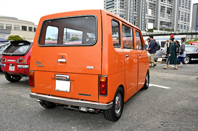 個性的な装いアメリカンワンボックスが面白い！…34th MOONEYES Street Car Nationals